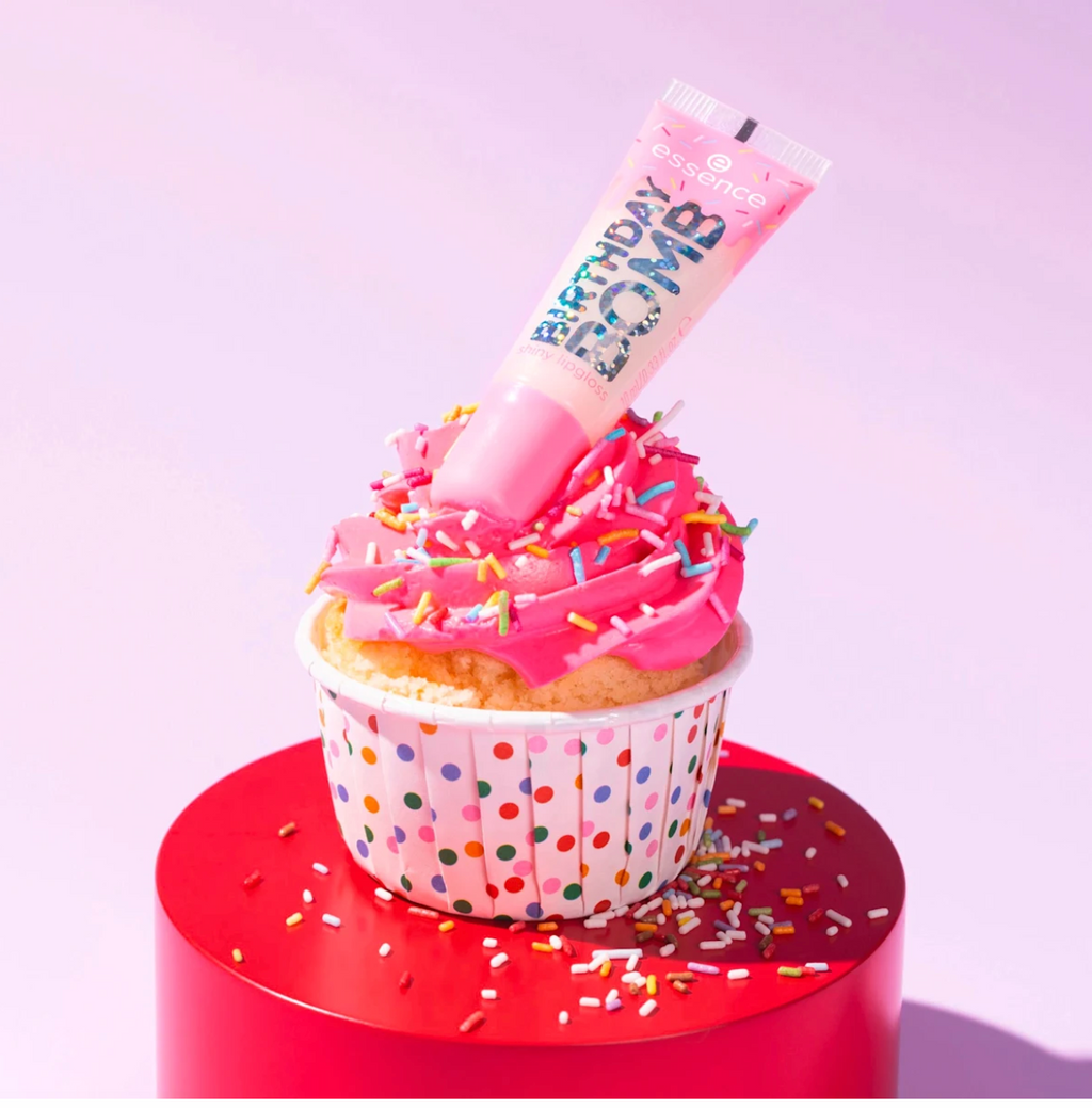 Essence Lip Gloss Juicy Birthday Bomb Shiny 01 Cake My Day, 10 ml